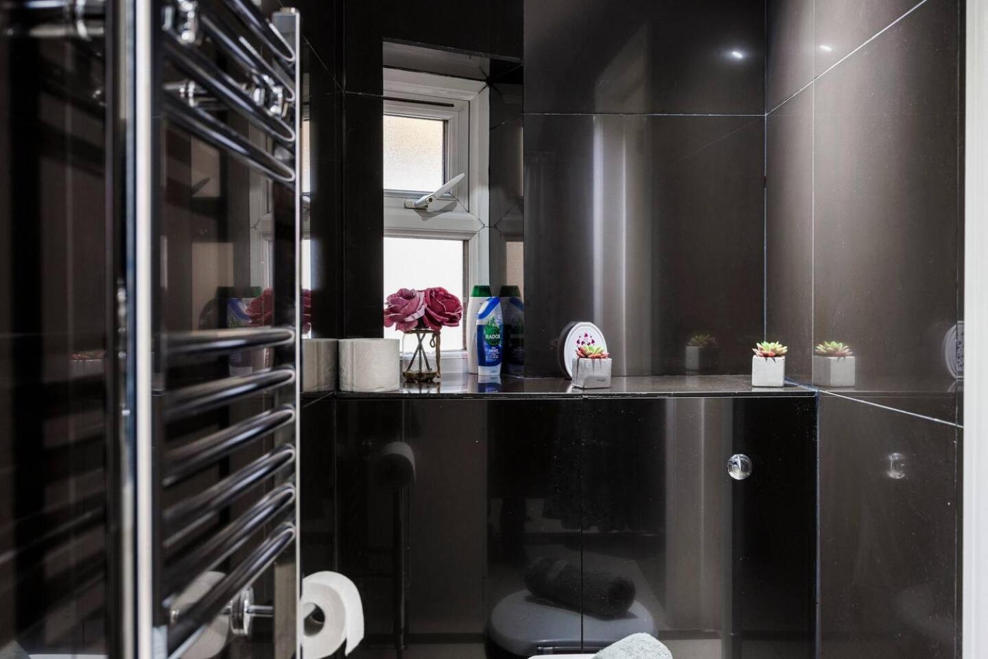 Three Bedroom 3 Bathroom In Kensington