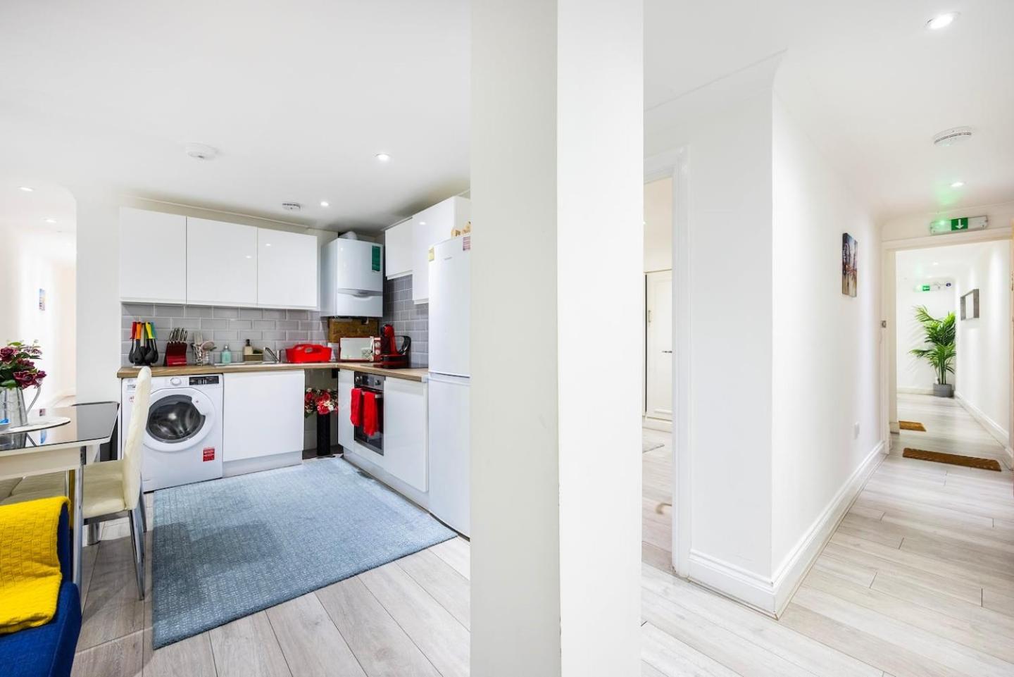 Apartment Three Bedroom 3 Bathroom In Kensington