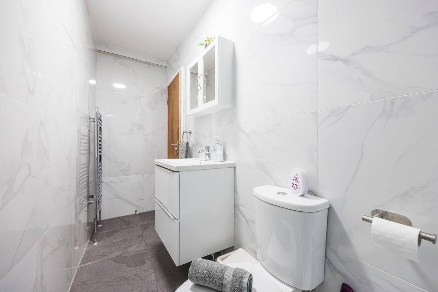 Apartment Three Bedroom 3 Bathroom In Kensington London