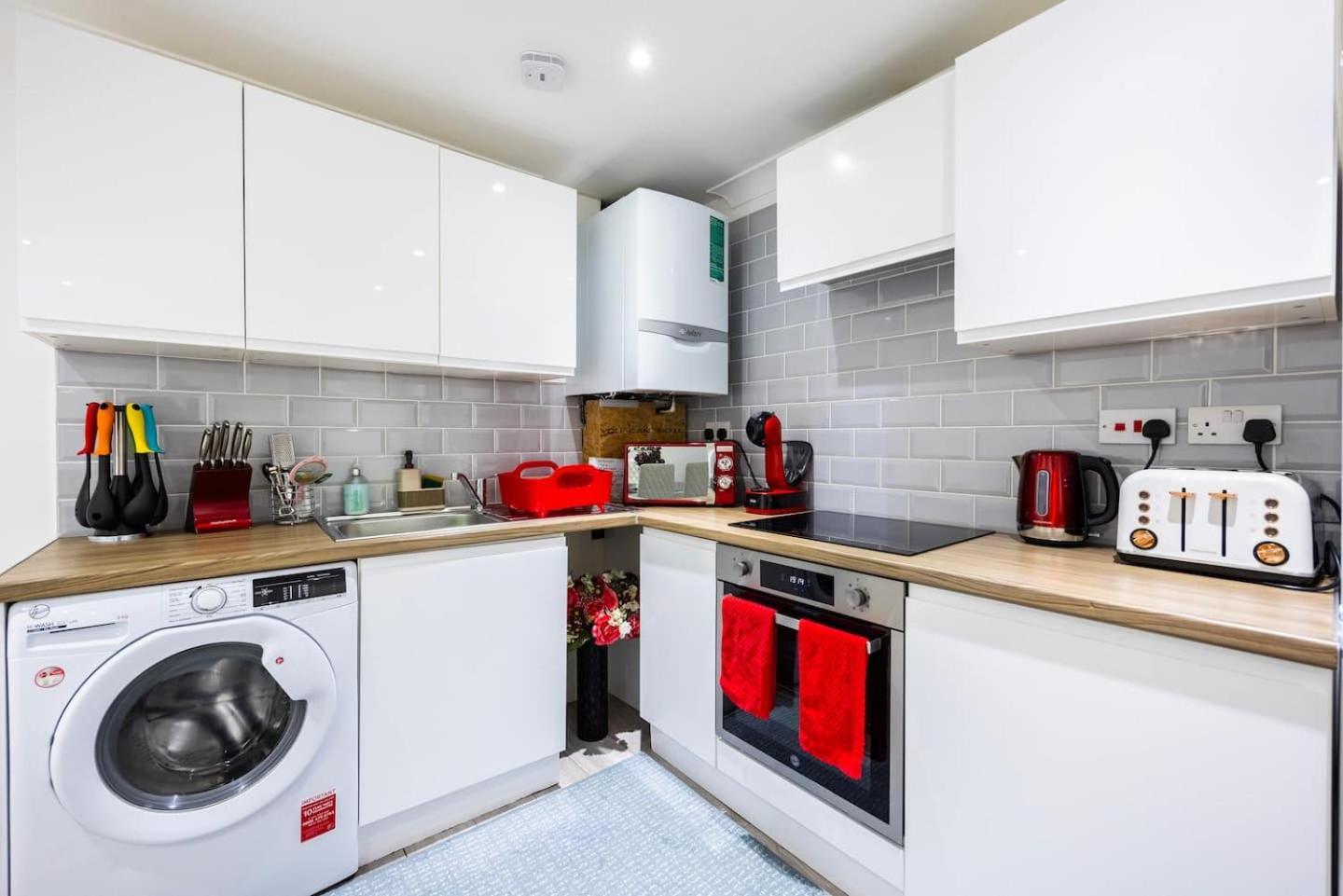 Three Bedroom 3 Bathroom In Kensington
