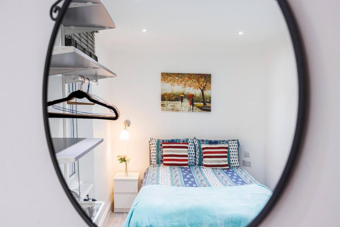 Three Bedroom 3 Bathroom In Kensington Apartment London