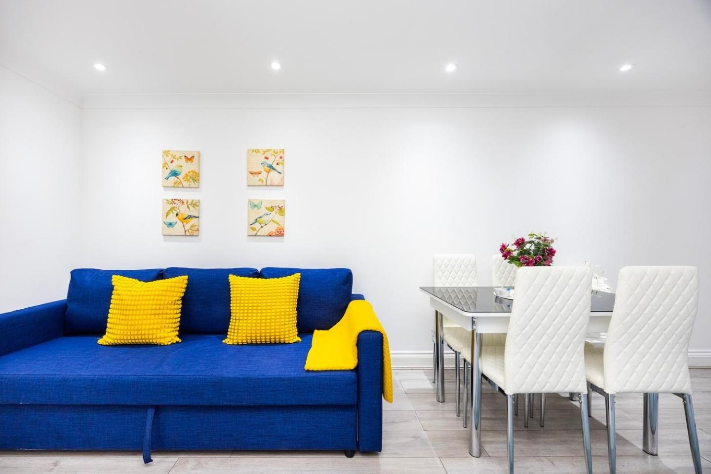 Three Bedroom 3 Bathroom In Kensington Apartment *